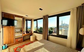 Sultan Pier Hotel
